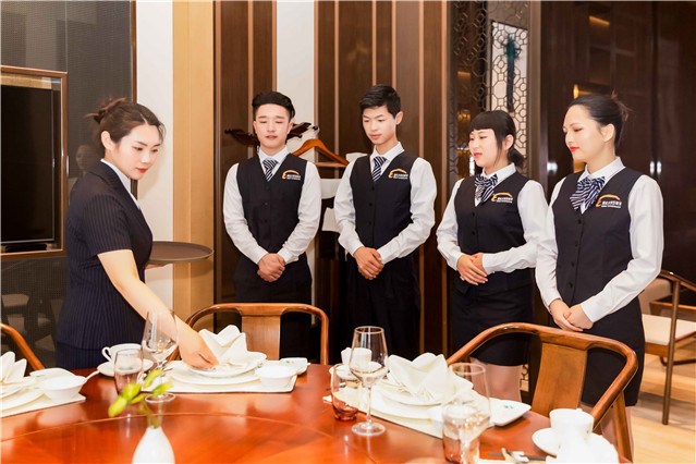 餐饮酒店管理专业学习指南 掌握餐饮服务的核心技巧